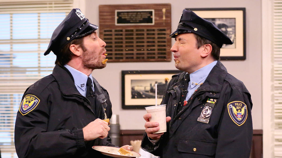 The Tonight Show: Jimmy Fallon e Jake Gyllenhaal, revisitar uma série policial dos anos 80!