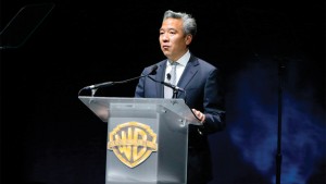 ”Estamos trabalhando com Ben Affleck em um filme solo do Batman”, confirmou Kevin Tsujihara.