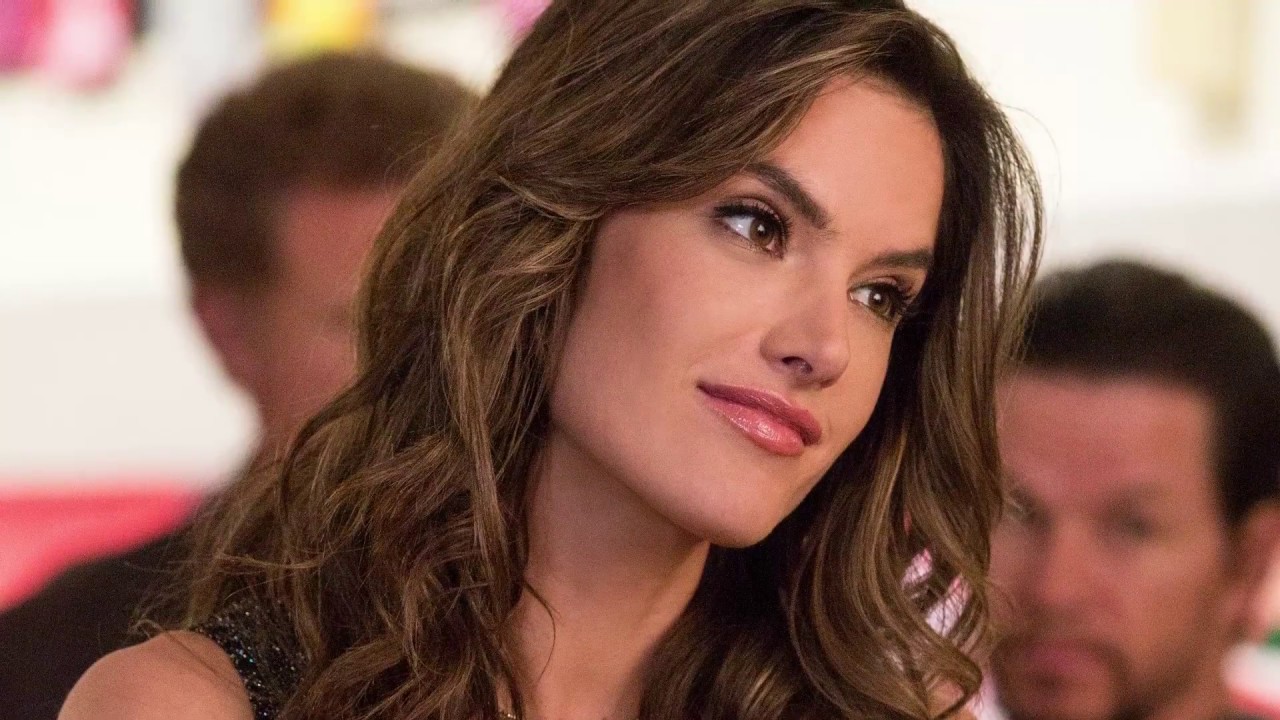 Alessandra Ambrósio causa ciúmes em novo clipe de Pai em Dose Dupla 2