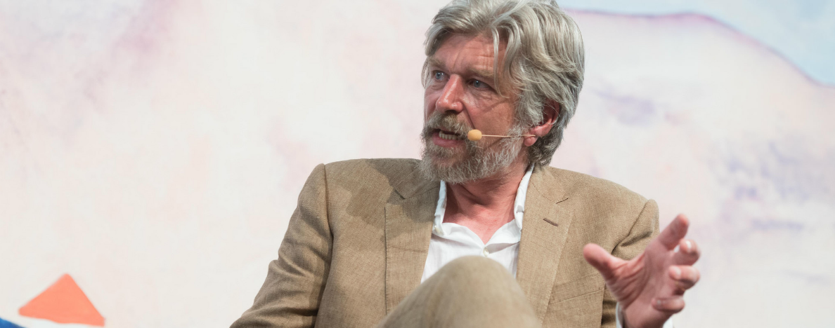 Karl Ove Knausgård escreve para as almas inquietas, solitárias e, por que não, esperançosas