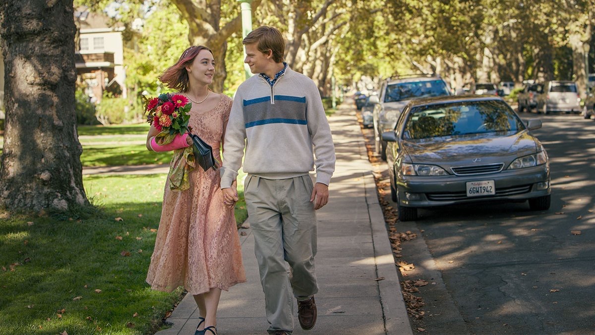 Indicada ao Oscar de melhor direção, Greta Gerwig fala sobre as filmagens de “Lady Bird – A Hora de Voar”, em vídeo inédito