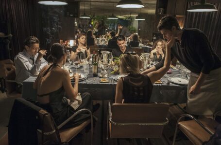 “O Banquete”, segundo longa solo de Daniela Thomas, chega aos cinemas em 13 de setembro pela Imovision