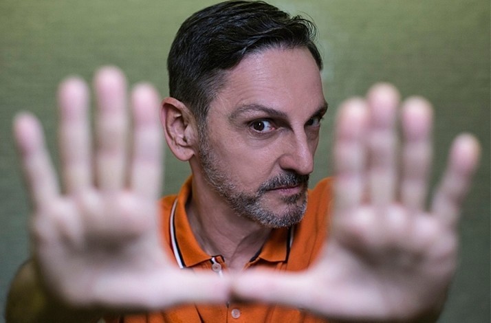  Paulo Miklos cria espetáculo inédito de Adoniran Barbosa em parceria com Marcus Preto