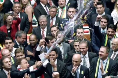 Documentário que retrata do Congresso Nacional, “Excelentíssimos”, participará da Première Brasil: Hors Concours