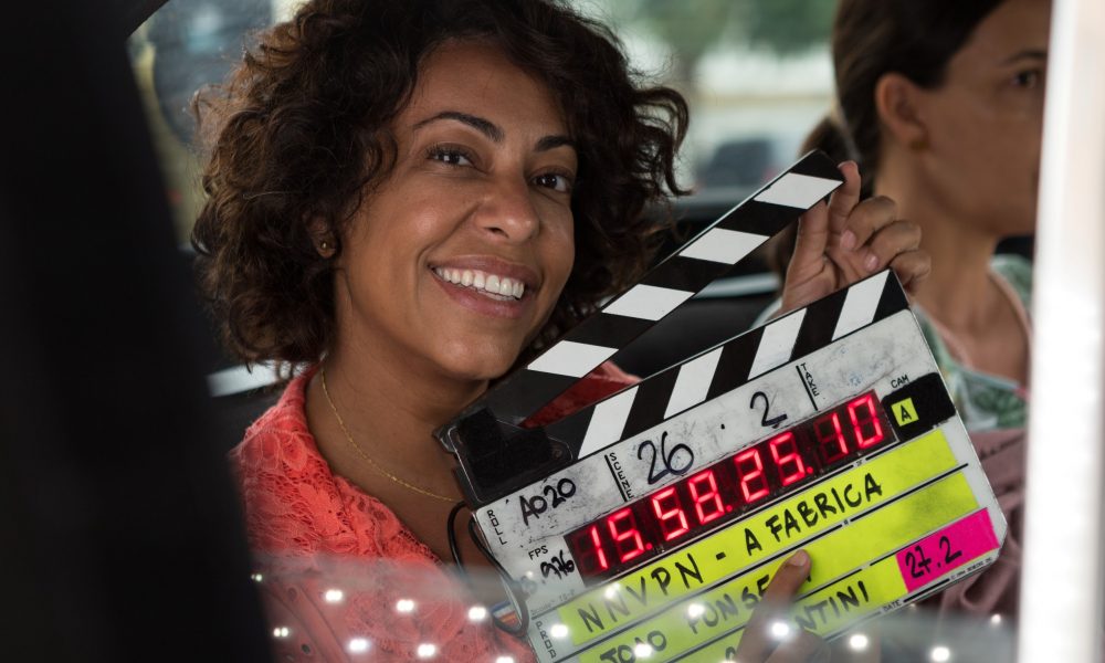  A comédia brasileira “Não Vamos Pagar Nada”, estrelada por Samantha Schmütz, termina suas gravações