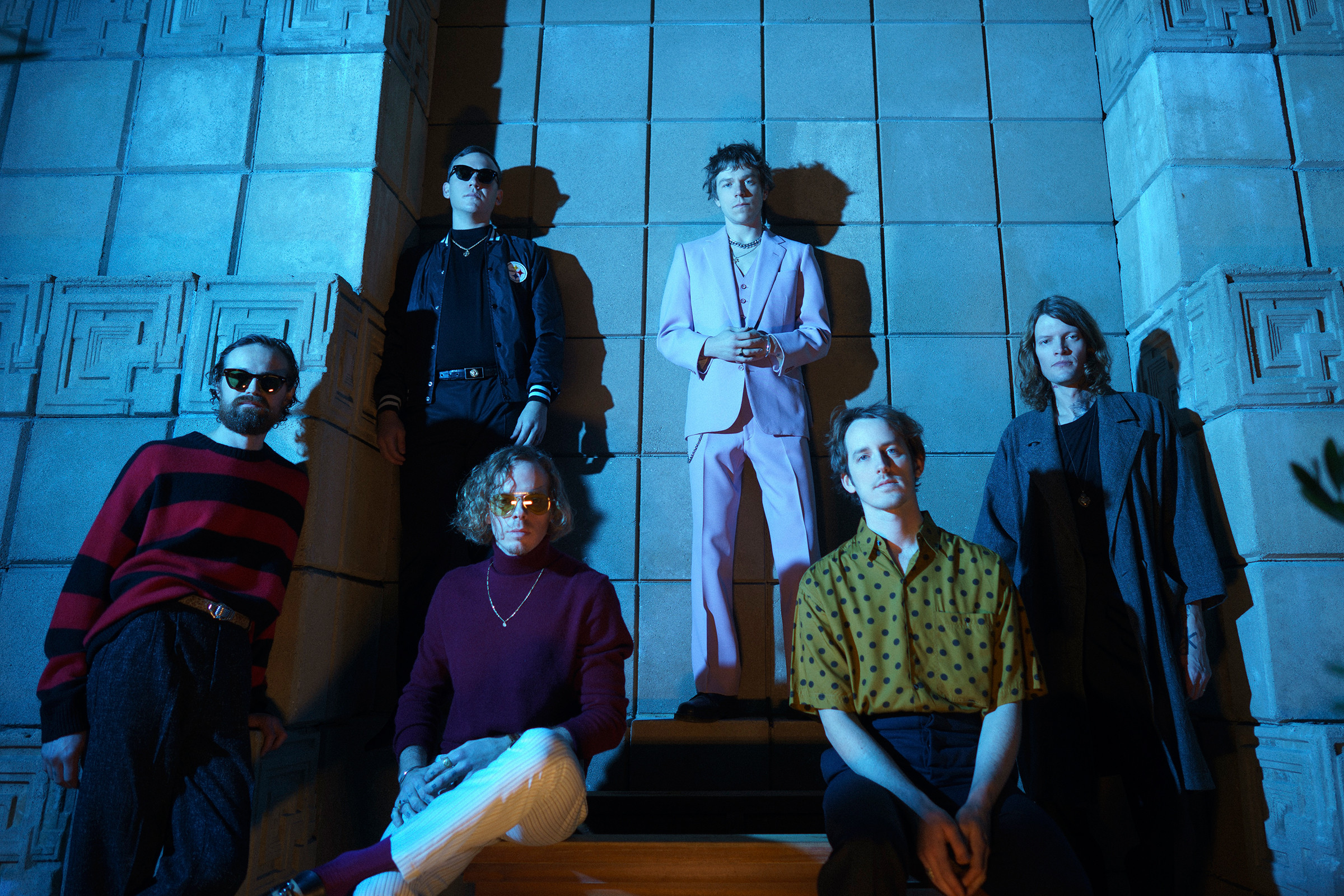 Banda britânica “Cage The Elephant” lança novo álbum, “Social Cues”, e se prepara para turnê