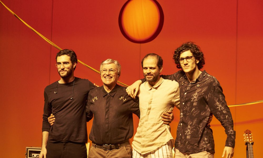  Caetano Veloso e seus filhos voltam ao Credicard Hall com o show “Ofertório”