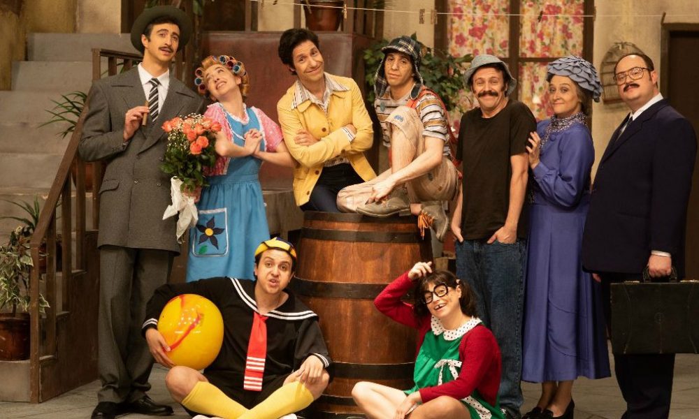  Chaves – O Musical: O espetáculo presta uma linda homenagem a Roberto Gómez Bolaños e a sua mais famosa criação, o nosso querido Chaves!