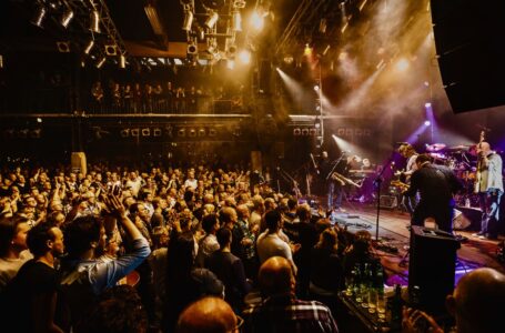 Dire Straits Legacy chega ao Brasil para nova turnê