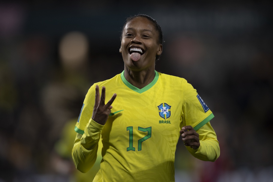 Brasil estreia com goleada contra o Panamá