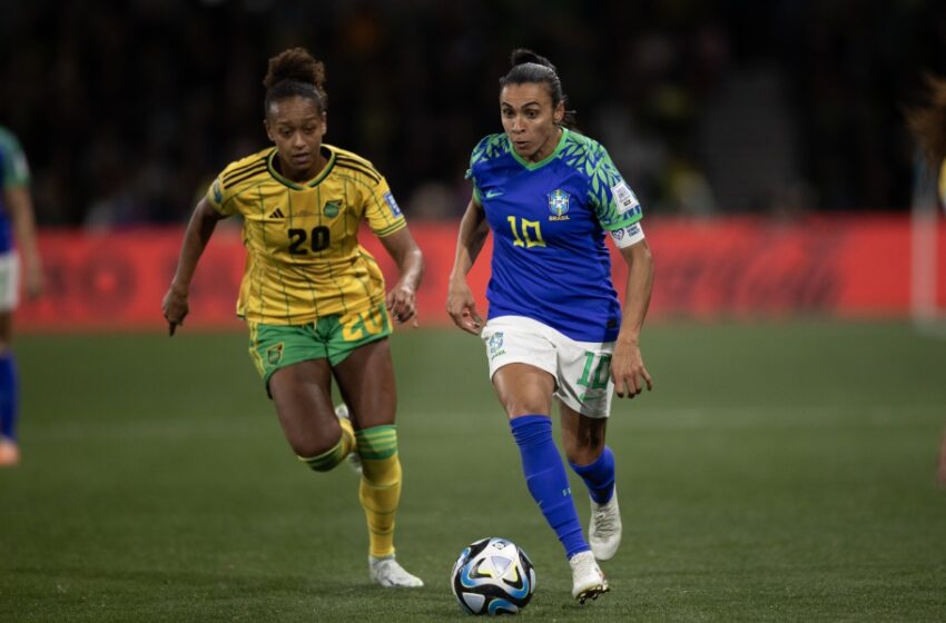  Brasil empata contra Jamaica e cai na fase de grupos