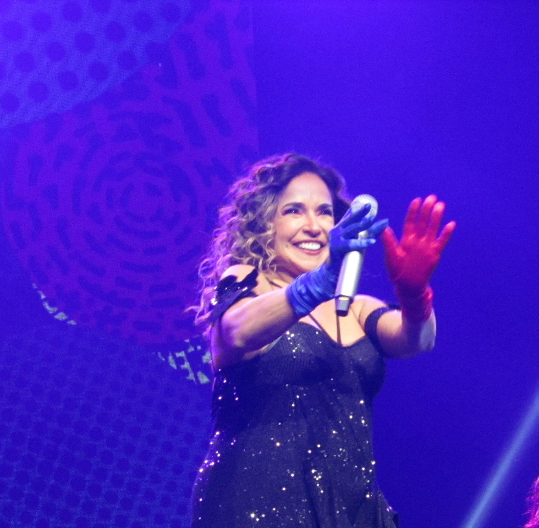 Daniela Mercury apresenta Baiana em Porto Alegre