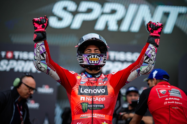 Bastianini domina fim de semana em Silverstone e celebra dobradinha no GP da Grã-Bretanha 2024