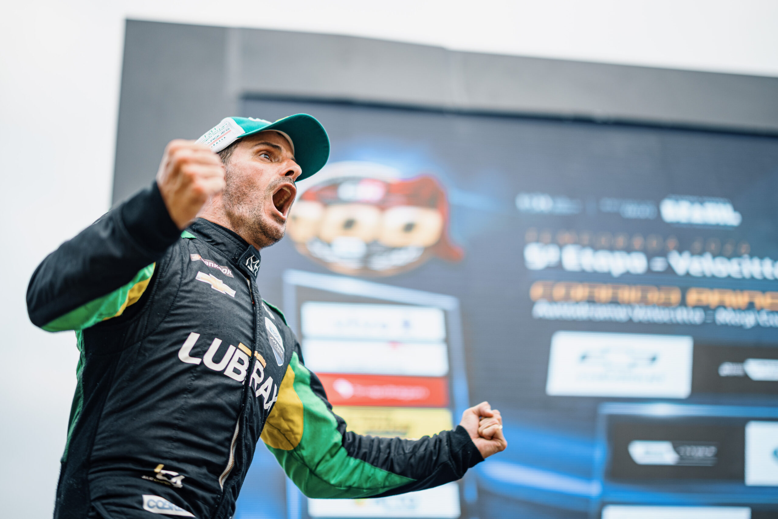 Gaetano e Julio Campos vencem o GP Toyota 100 no Velocitta e Serra vence corrida que foi adiada.