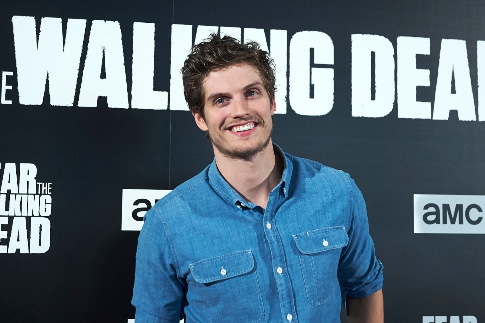 Daniel Sharman é Confirmado na CCXP24 e Promete Encontro Inesquecível com Fãs Brasileiros