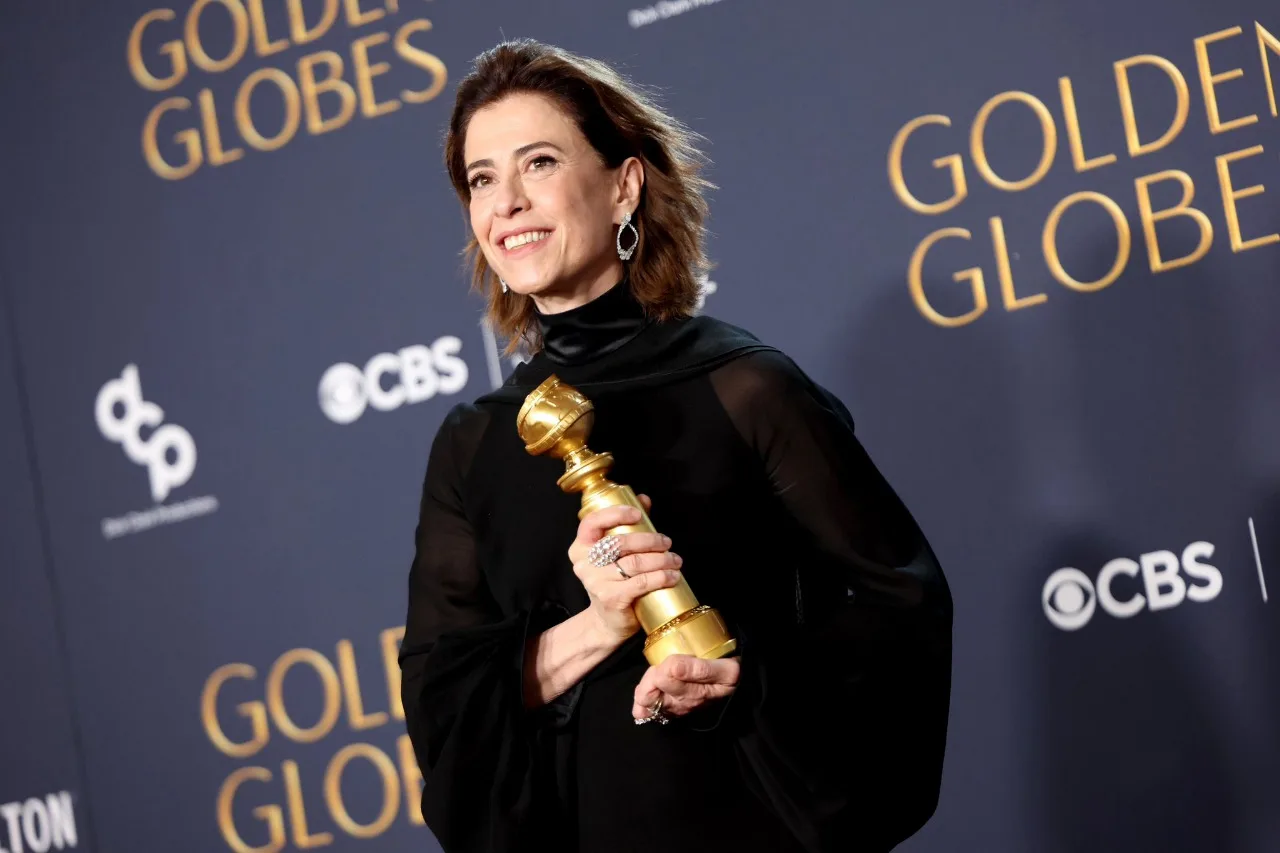 Fernanda Torres Faz História ao Vencer o Globo de Ouro 2025