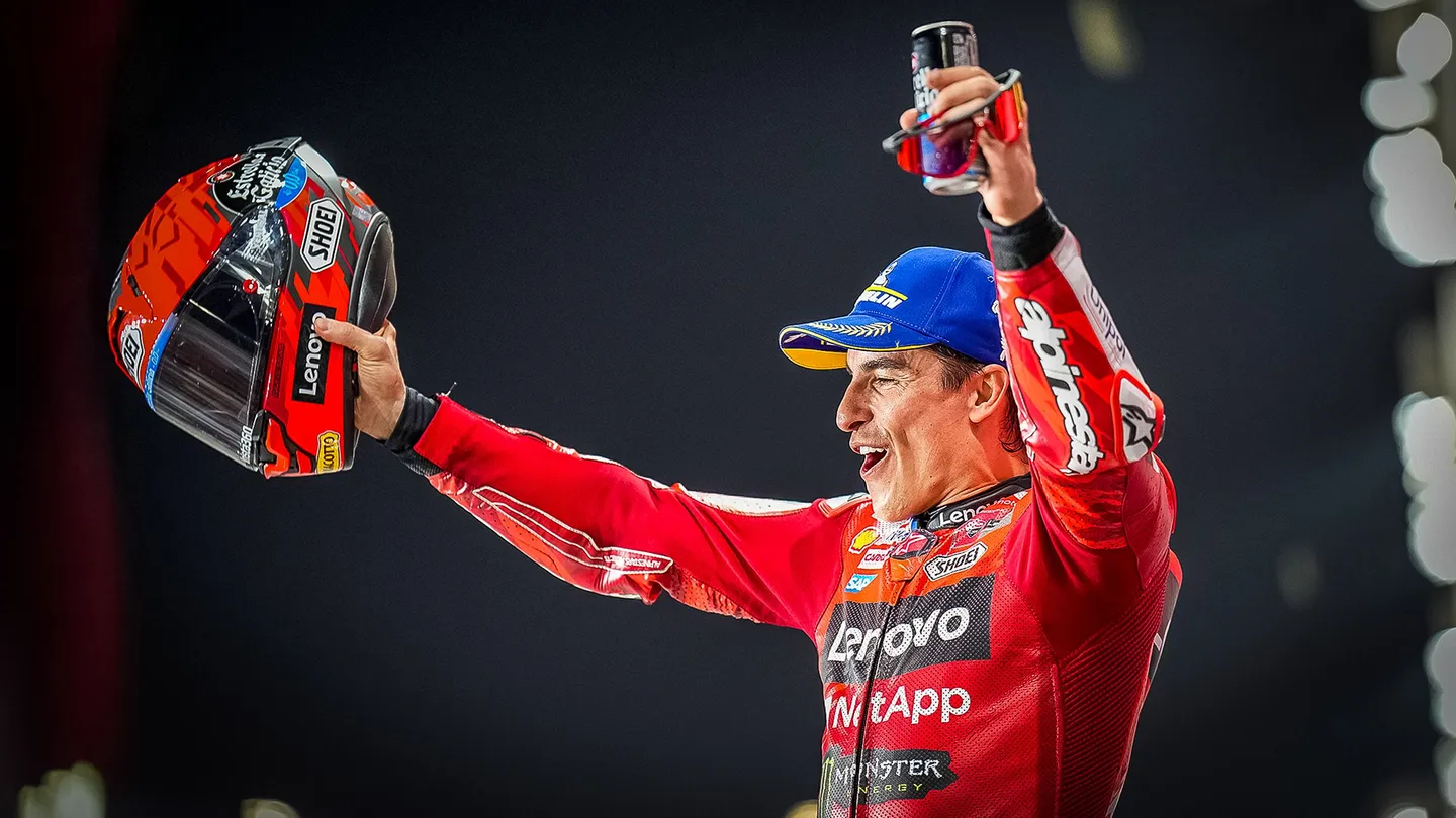 MotoGP: Marc Márquez vence no Qatar e assume liderança do campeonato após corrida caótica