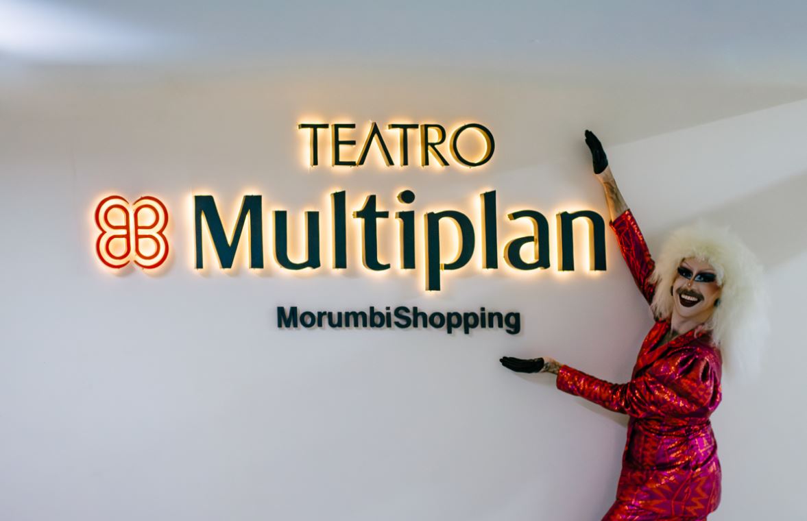 Drag queen Audácia comanda novo show de comédia no Teatro Multiplan a partir de 12 de maio