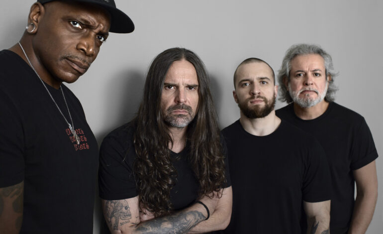 Sepultura faz show de despedida em Porto Alegre