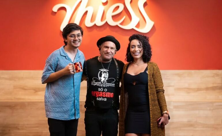 Heitor Werneck ministra palestra sobre fetiche em evento da Miess em São Paulo