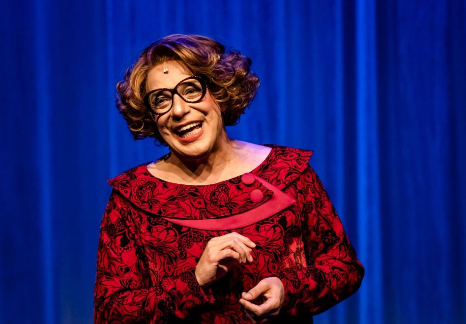 Marcelo Médici retorna aos palcos com a comédia Dona Lola no Teatro Renaissance