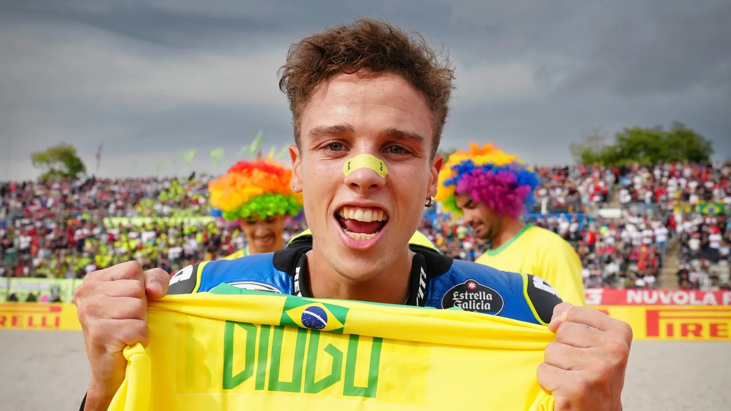 Diogo Moreira: O novo herói brasileiro que conquista o título da Moto2 e abre caminho para a MotoGP