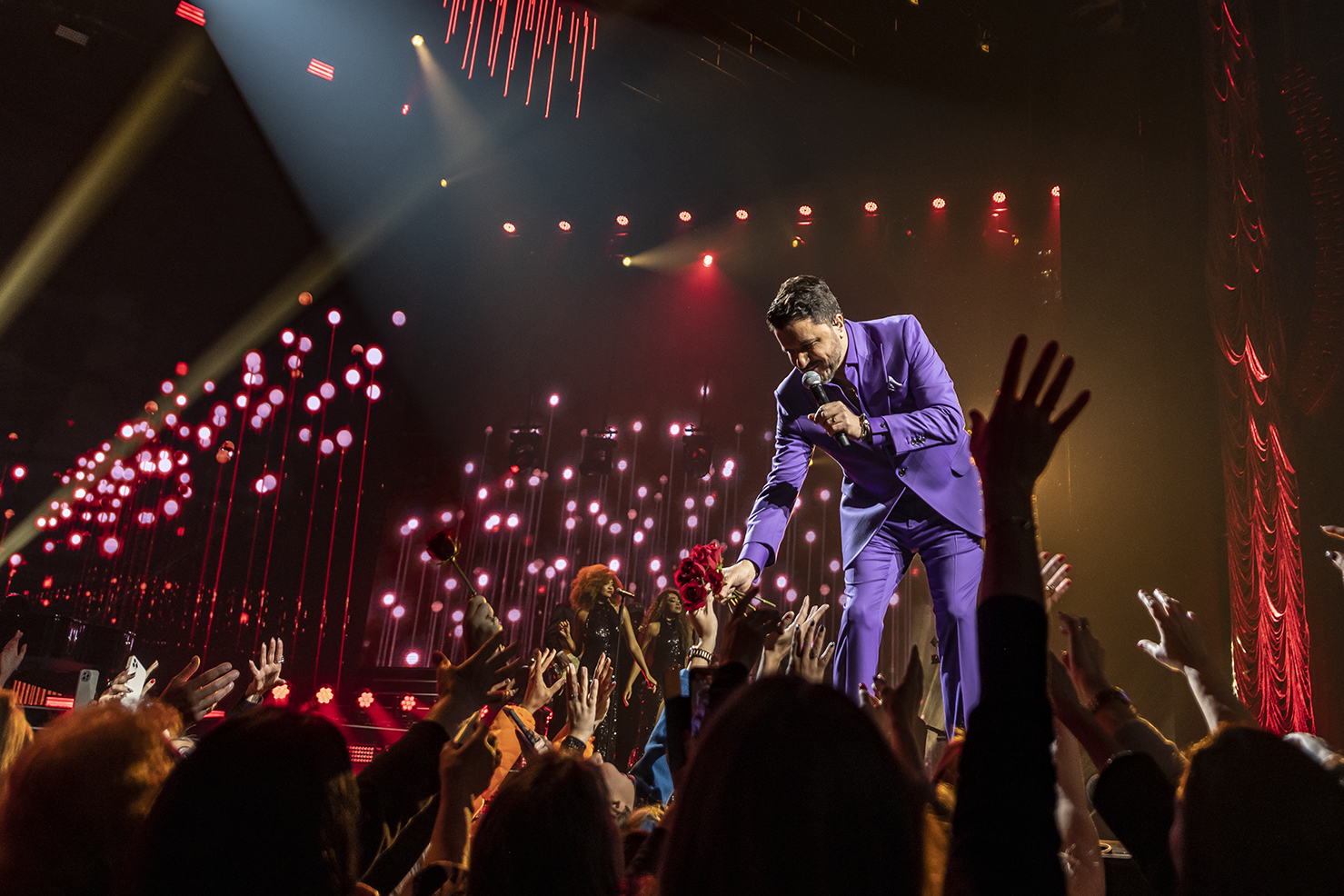 Maurício Manieri traz o show Classics Super Hits para Araújo Vianna