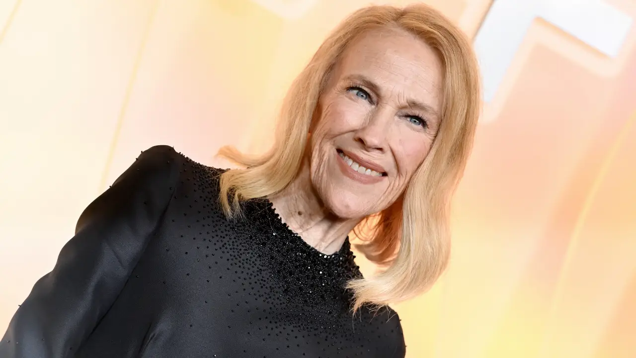 Morre Catherine O’Hara, atriz vencedora do Emmy e ícone da comédia, aos 71 anos