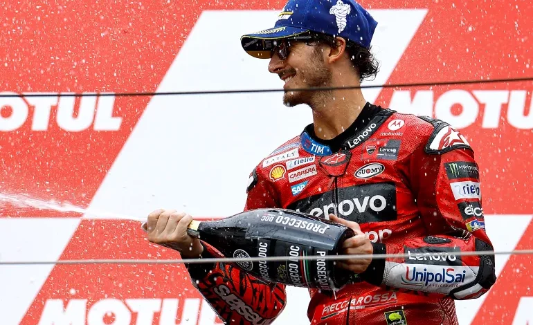 Bagnaia domina sprint e vence GP do Japão com Martín e Márquez completando o pódio em Motegi
