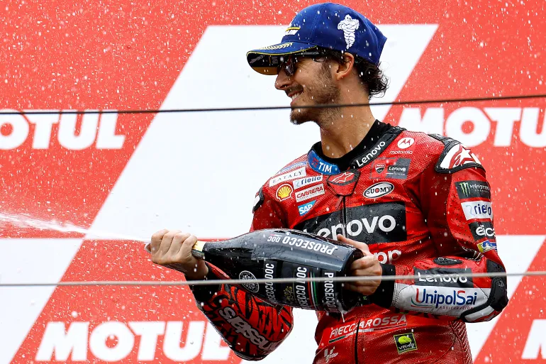 Bagnaia domina sprint e vence GP do Japão com Martín e Márquez completando o pódio em Motegi