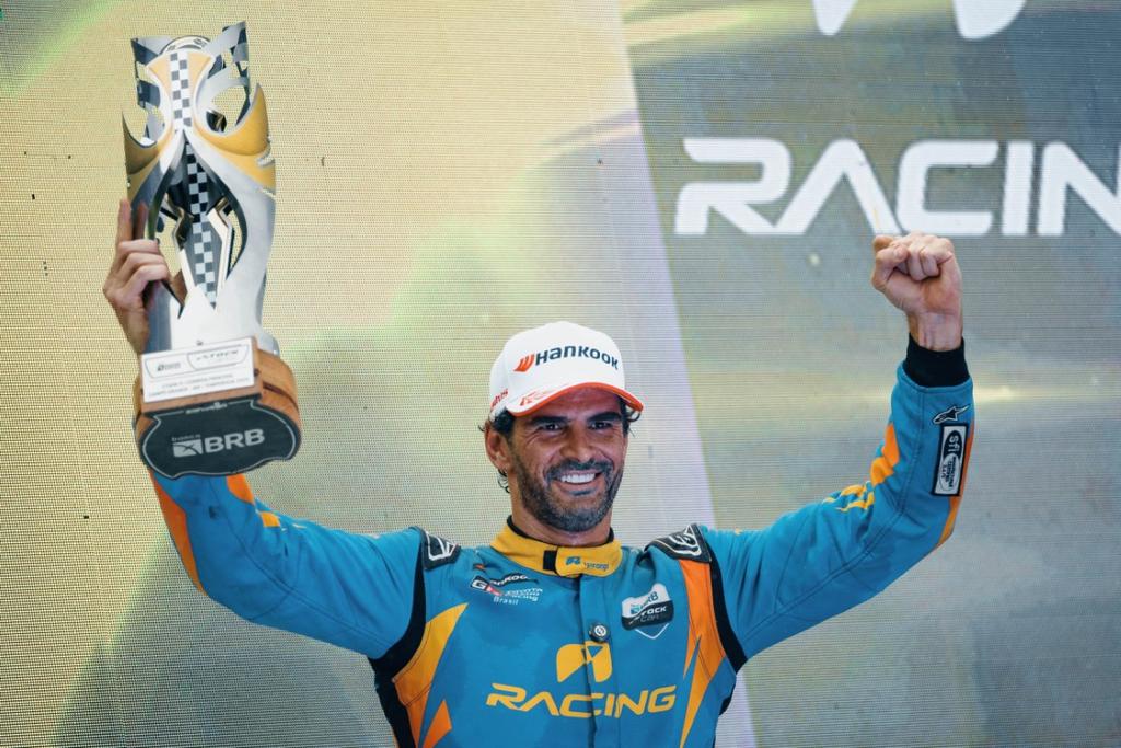 Stock Car 2025 em Campo Grande tem vitória histórica de Gaetano Di Mauro na sprint e triunfo de Thiago Camilo sob chuva