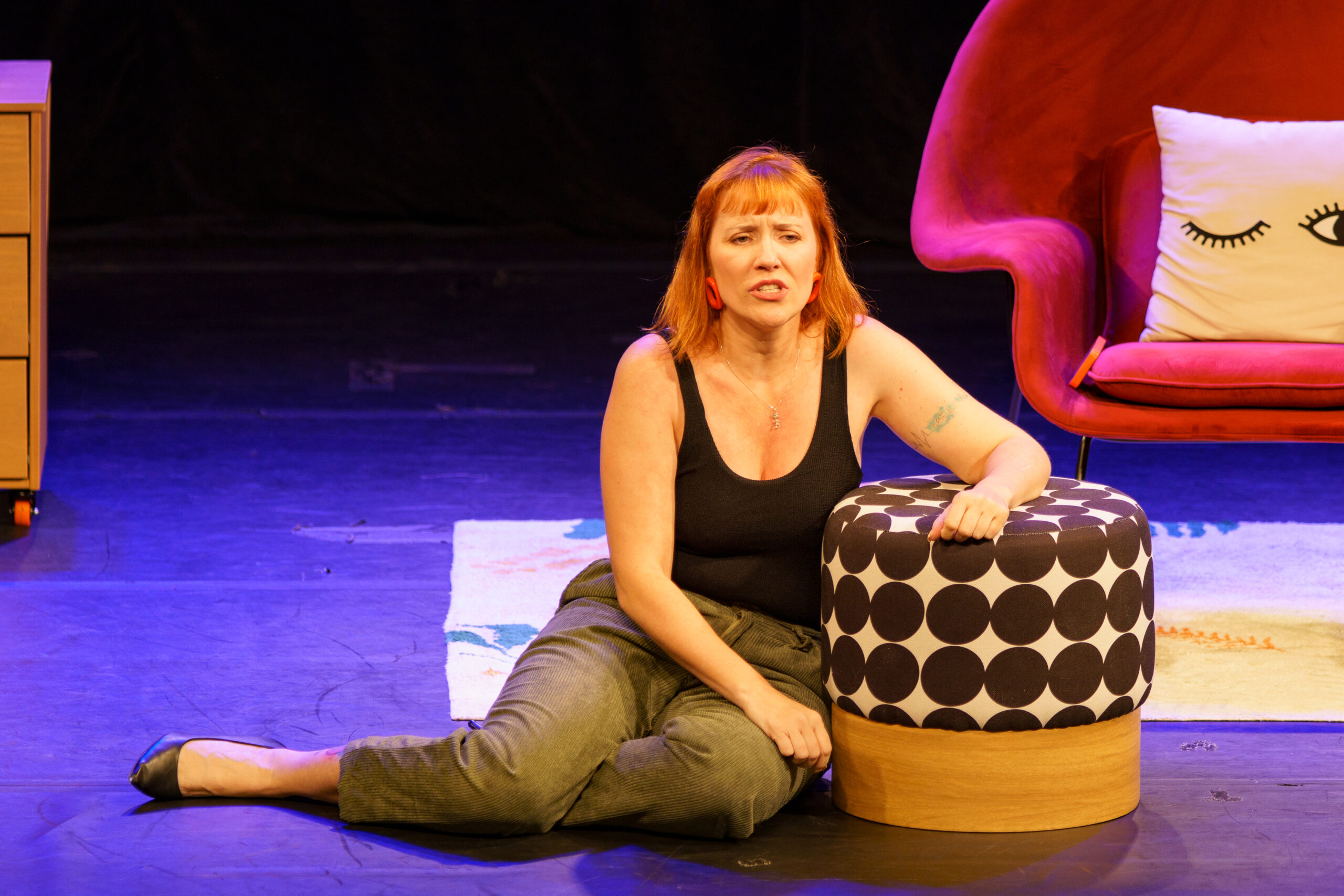 Espetáculo MANHÊ! usa humor para refletir sobre maternidade e os papéis da mulher na sociedade