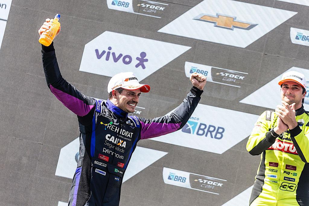 Fim de semana agitado em Interlagos: Léo Reis conquista primeira vitória e Guilherme Salas domina corrida principal da Stock Pro Series