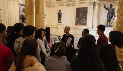 Visita mediada com setor educativo. Foto: Gabriela Portilho 