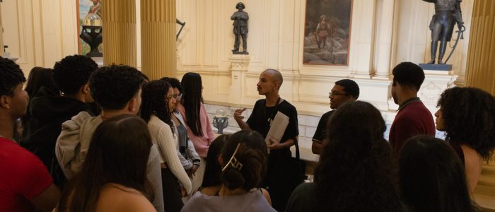 Visita mediada com setor educativo. Foto: Gabriela Portilho 